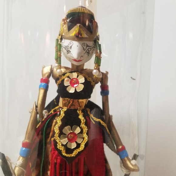 Vintage Wayang Golek Indonesian Cupumanik Shinta Wooden Stick Puppet - Picture 14 of 14